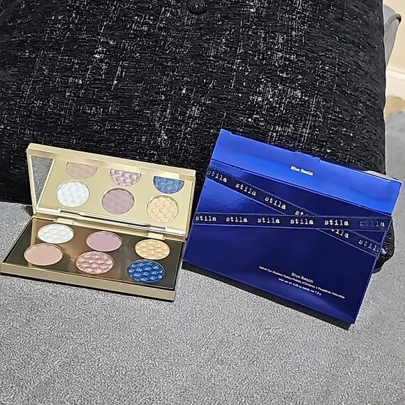 NEW Stilla Blue Realm Velvet Eye Shadow Palette Limited Edition Cream Like - Picture 6 of 12